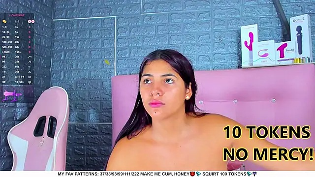 Snapshot of AriannaLewiis chatting on February 21, 2025, 10:37 pm AriannaLewiis online show from February 21, 2025, 10:37 pm