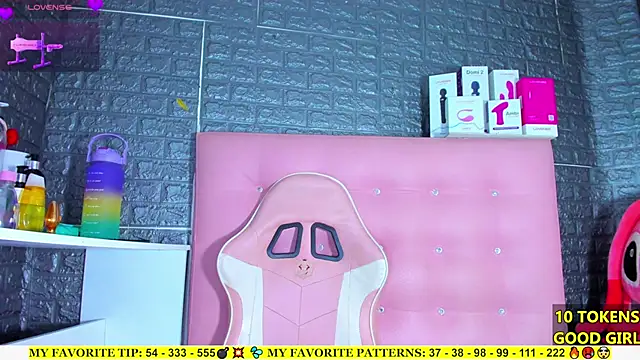 Snapshot of AriannaLewiis chatting on September 26, 2025, 7:40 pm AriannaLewiis online show from September 26, 2025, 7:40 pm