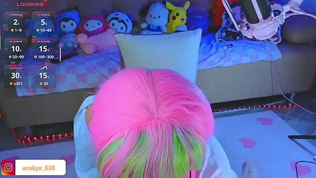 Snapshot of AnngelaSkye chatting on October 30, 2025, 6:15 am AnngelaSkye online show from October 30, 2025, 6:15 am