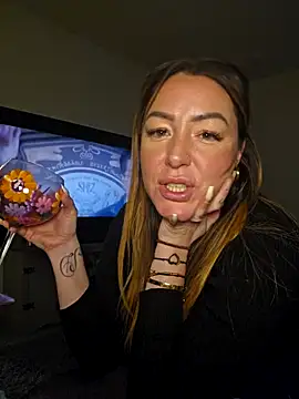 Snapshot of Britishbella chatting on January 11, 2025, 3:13 am Britishbella online show from January 11, 2025, 3:13 am