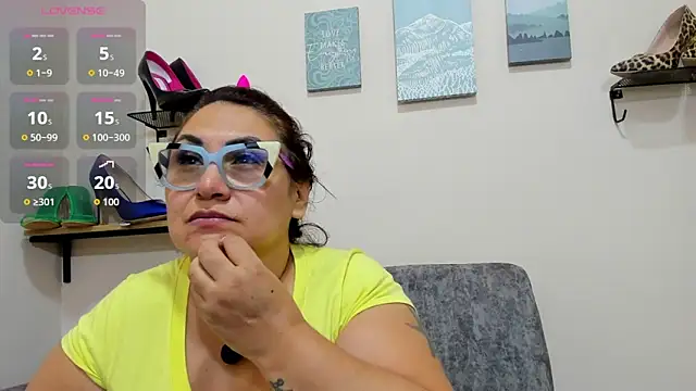 Karo 11  online show from November 26, 2025, 12:22 am