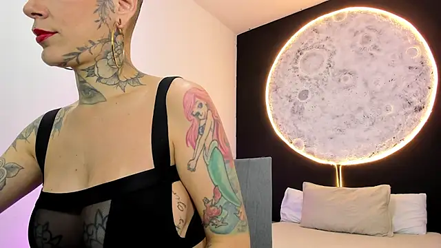 GinebraaFox  online show from February 6, 2025, 2:26 pm