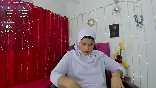 AishaAmin  online show from January 10, 2026, 12:07 pm