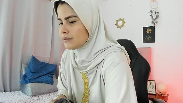 AishaAmin  online show from July 13, 2026, 12:08 pm