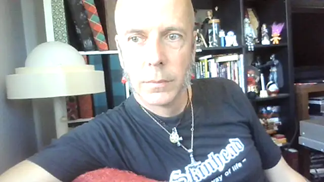 Snapshot of SHARPSkinhead chatting on June 27, 2026, 9:25 am SHARPSkinhead online show from June 27, 2026, 9:25 am