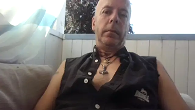 Snapshot of SHARPSkinhead chatting on June 29, 2026, 7:58 am SHARPSkinhead online show from June 29, 2026, 7:58 am