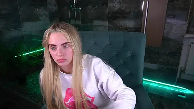 Snapshot of ChloeBrightt chatting on November 11, 2025, 8:31 pm ChloeBrightt online show from November 11, 2025, 8:31 pm