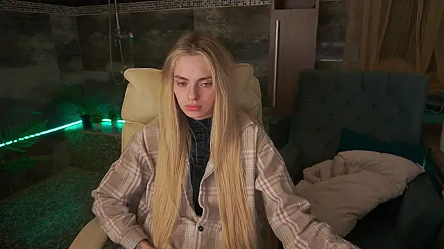 Snapshot of ChloeBrightt chatting on November 20, 2025, 8:41 pm ChloeBrightt online show from November 20, 2025, 8:41 pm