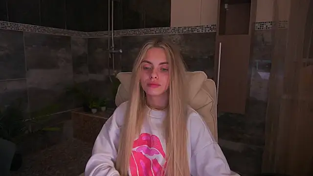 Snapshot of ChloeBrightt chatting on November 28, 2025, 9:17 pm ChloeBrightt online show from November 28, 2025, 9:17 pm