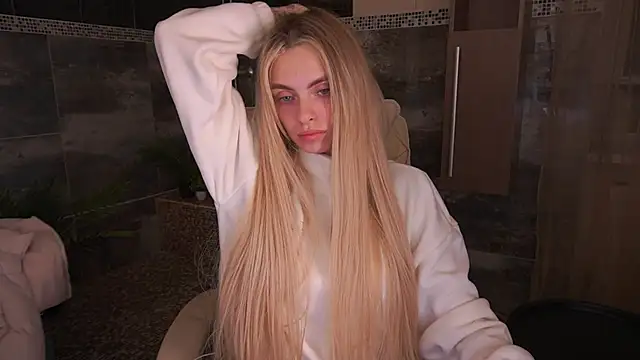 Snapshot of ChloeBrightt chatting on December 1, 2025, 9:09 pm ChloeBrightt online show from December 1, 2025, 9:09 pm