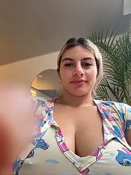 AtheneaRossi online show from April 8, 2026, 11:32 am