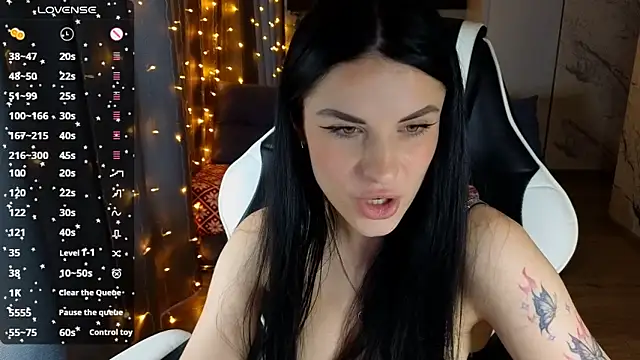 Mary   Moore online show from December 2, 2024, 8:09 am