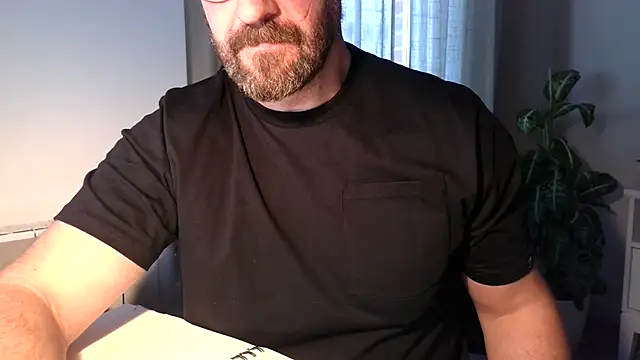 Snapshot of Mr_Beef chatting on December 9, 2024, 3:11 pm Mr Beef online show from December 9, 2024, 3:11 pm