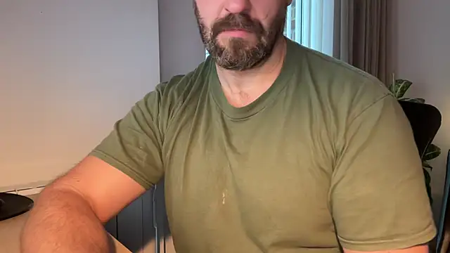 Snapshot of Mr_Beef chatting on December 13, 2024, 3:32 pm Mr Beef online show from December 13, 2024, 3:32 pm