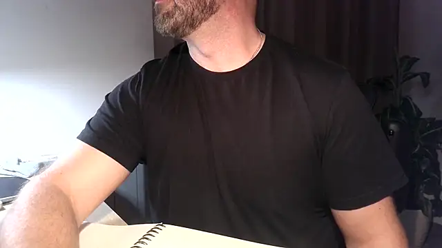 Snapshot of Mr_Beef chatting on December 15, 2024, 11:09 pm Mr Beef online show from December 15, 2024, 11:09 pm