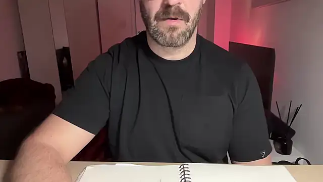 Snapshot of Mr_Beef chatting on February 7, 2025, 10:09 pm Mr Beef online show from February 7, 2025, 10:09 pm