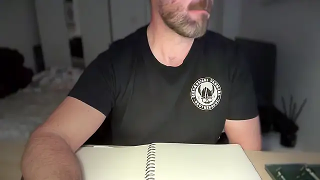 Snapshot of Mr_Beef chatting on February 27, 2025, 10:20 pm Mr Beef online show from February 27, 2025, 10:20 pm