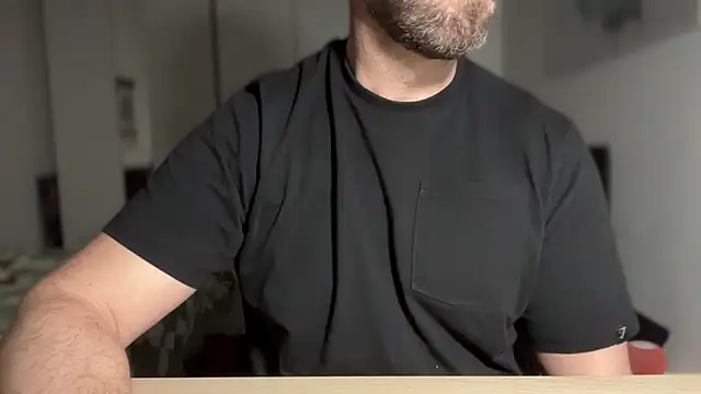 Snapshot of Mr_Beef chatting on March 11, 2025, 9:59 pm Mr Beef online show from March 11, 2025, 9:59 pm