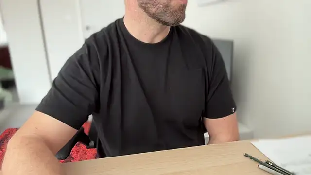 Snapshot of Mr_Beef chatting on March 17, 2025, 10:27 am Mr Beef online show from March 17, 2025, 10:27 am