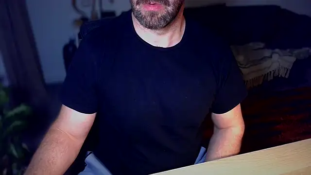 Snapshot of Mr_Beef chatting on March 20, 2025, 8:08 pm Mr Beef online show from March 20, 2025, 8:08 pm