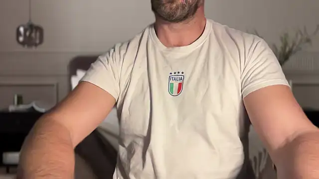 Snapshot of Mr_Beef chatting on September 18, 2025, 6:43 pm Mr Beef online show from September 18, 2025, 6:43 pm