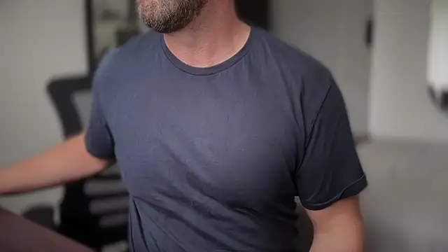 Snapshot of Mr_Beef chatting on October 13, 2025, 12:49 pm Mr Beef online show from October 13, 2025, 12:49 pm