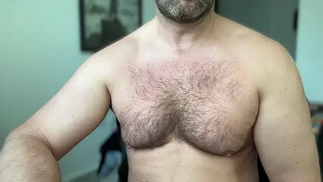 Snapshot of Mr_Beef chatting on October 27, 2025, 3:27 pm Mr Beef online show from October 27, 2025, 3:27 pm