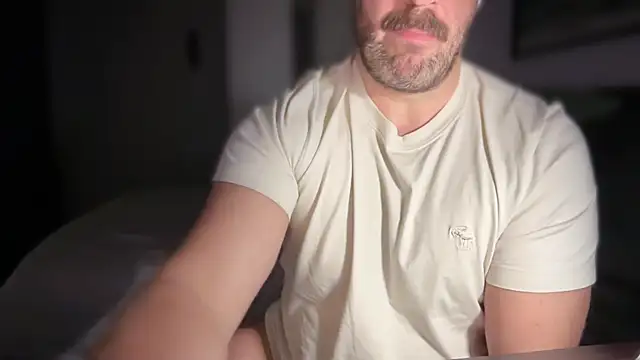 Snapshot of Mr_Beef chatting on November 18, 2025, 8:46 pm Mr Beef online show from November 18, 2025, 8:46 pm