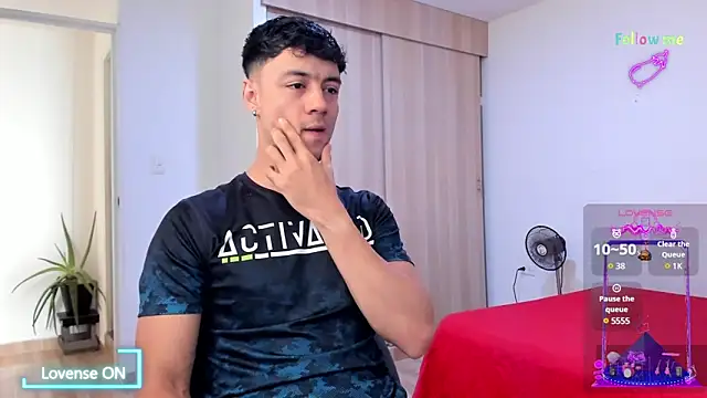 Snapshot of Sebastian-Dash chatting on December 24, 2024, 6:50 pm Sebastian-Dash online show from December 24, 2024, 6:50 pm