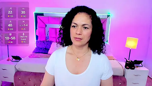 Aliciia cute1 online show from February 24, 2025, 9:52 pm