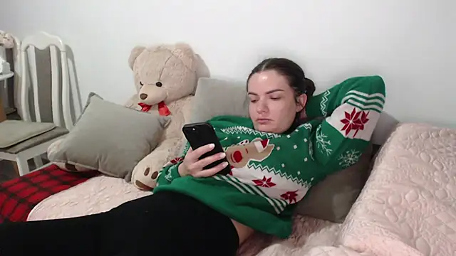  JustmeHere  online show from December 15, 2025, 10:25 pm