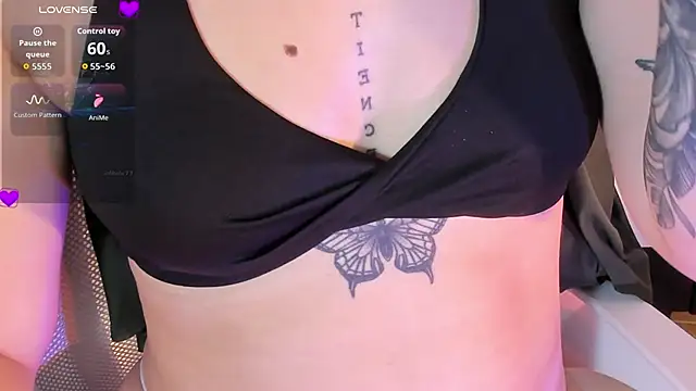 anna-henao online show from November 25, 2025, 6:52 pm