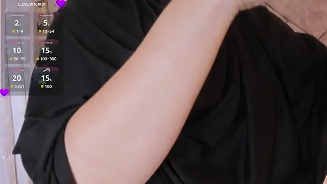 anna-henao online show from February 5, 2026, 8:57 pm