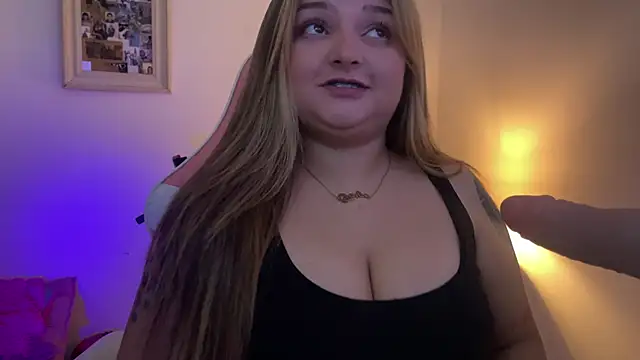 Snapshot of SweetPaige_ chatting on March 28, 2026, 11:26 pm SweetPaige online show from March 28, 2026, 11:26 pm