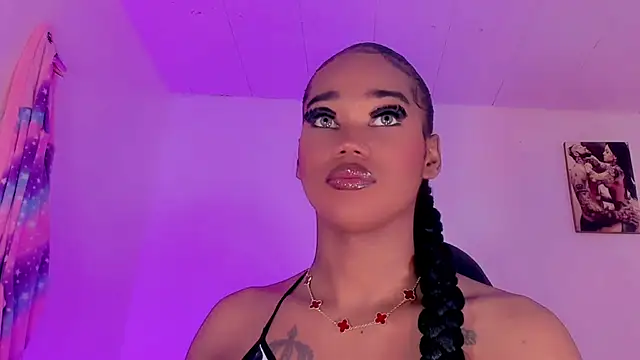 naomy  xx online show from November 5, 2025, 3:17 am