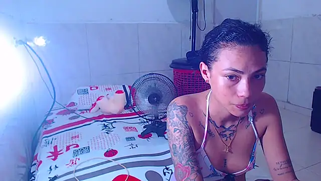 Snapshot of harry_lia_ chatting on May 14, 2026, 9:21 pm harry lia online show from May 14, 2026, 9:21 pm