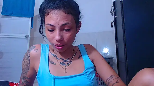 Snapshot of harry_lia_ chatting on May 19, 2026, 10:16 pm harry lia online show from May 19, 2026, 10:16 pm