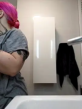 divine eve online show from October 22, 2025, 12:38 pm