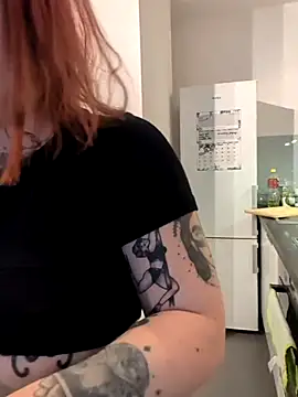 divine eve online show from December 4, 2025, 12:36 pm