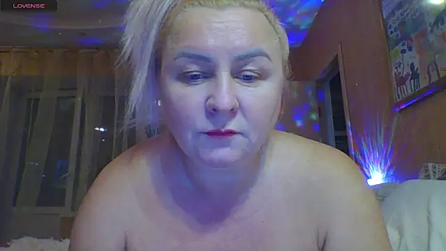 mira robinsonnn online show from October 19, 2025, 9:26 pm