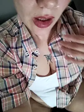 Snapshot of Dulcemelodia chatting on November 12, 2025, 2:23 am Dulcemelodia online show from November 12, 2025, 2:23 am