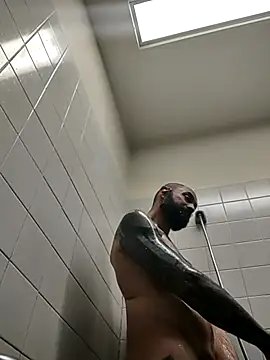 Snapshot of AceSpinning_DJ chatting on February 19, 2025, 7:05 pm AceSpinning DJ online show from February 19, 2025, 7:05 pm