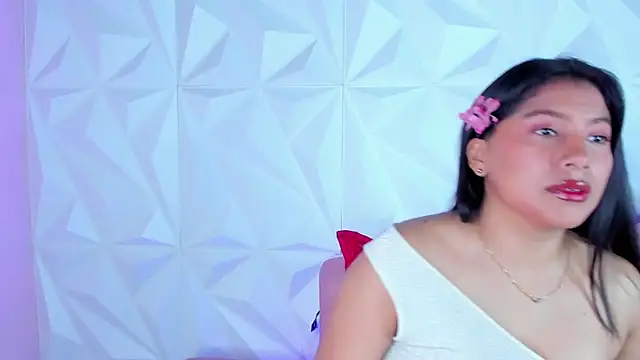 Snapshot of LinnaGardenia chatting on December 21, 2024, 1:53 pm LinnaGardenia online show from December 21, 2024, 1:53 pm