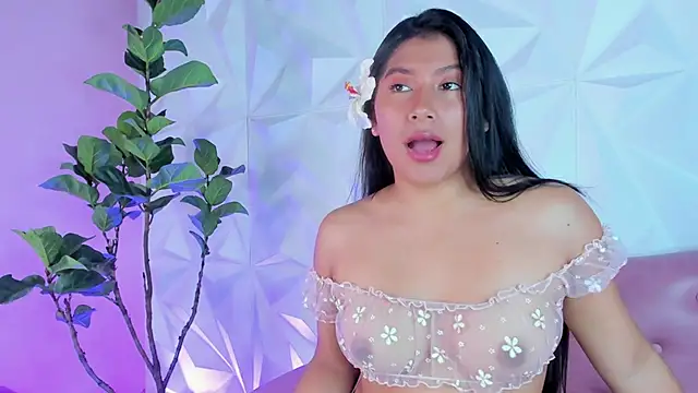 Snapshot of LinnaGardenia chatting on February 7, 2025, 1:11 pm LinnaGardenia online show from February 7, 2025, 1:11 pm