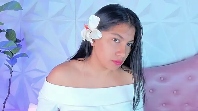 Snapshot of LinnaGardenia chatting on February 10, 2025, 1:33 pm LinnaGardenia online show from February 10, 2025, 1:33 pm