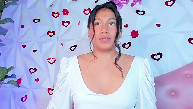 Snapshot of LinnaGardenia chatting on February 19, 2025, 4:55 pm LinnaGardenia online show from February 19, 2025, 4:55 pm