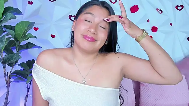 Snapshot of LinnaGardenia chatting on March 19, 2025, 5:17 pm LinnaGardenia online show from March 19, 2025, 5:17 pm