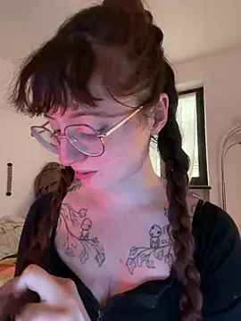 Snapshot of _foxygirl_ chatting on March 22, 2025, 5:09 pm  foxygirl  online show from March 22, 2025, 5:09 pm