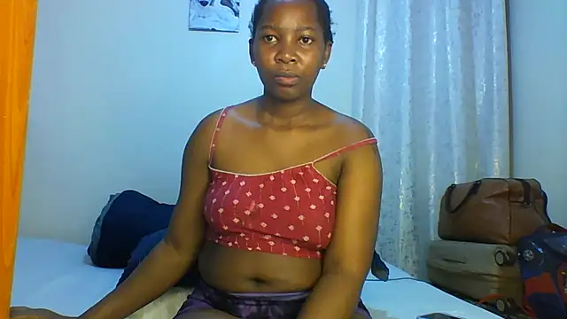 Snapshot of Petitiebooty chatting on November 17, 2025, 6:41 am Petitiebooty online show from November 17, 2025, 6:41 am