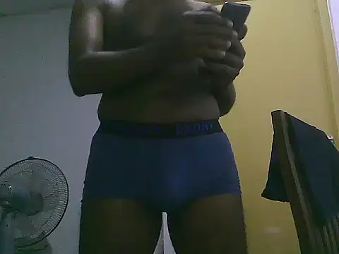 Snapshot of chocodk01 chatting on February 12, 2026, 12:11 pm chocodk01 online show from February 12, 2026, 12:11 pm